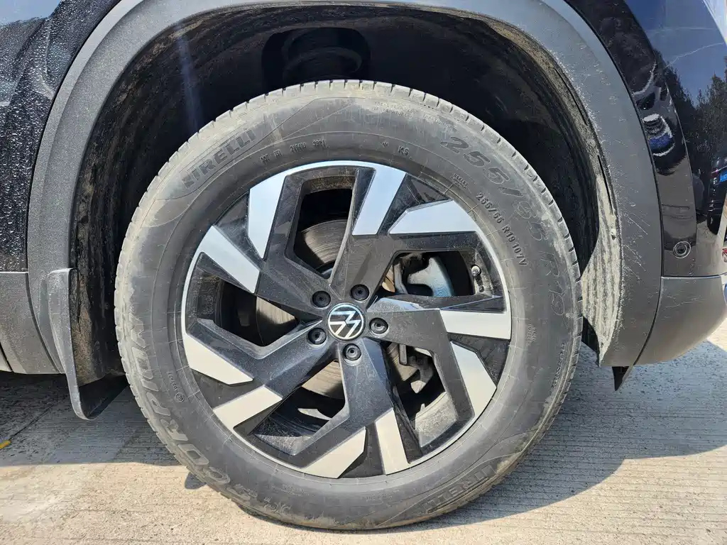 VOLKSWAGEN TOURAN 2022
