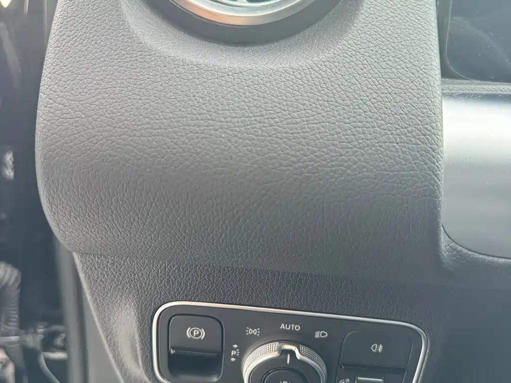 MERCEDES BENZ GLB 2022