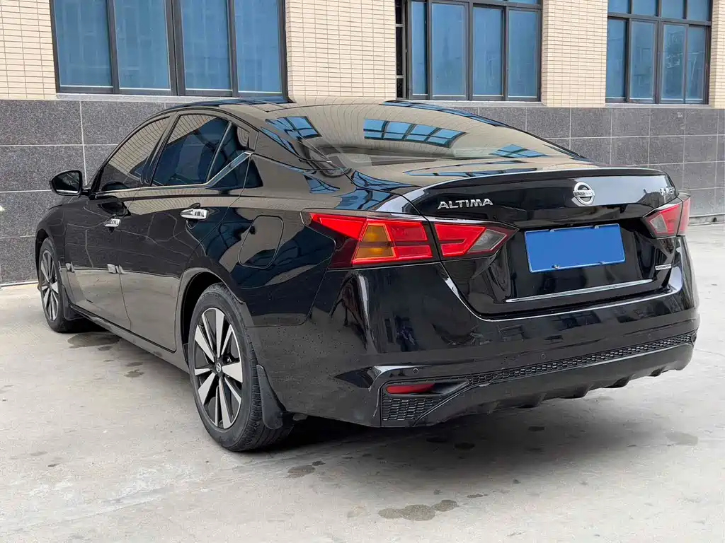 NISSAN TEANA 2021