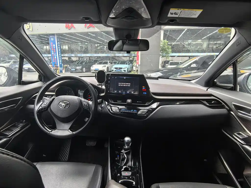 TOYOTA IZOA 2018