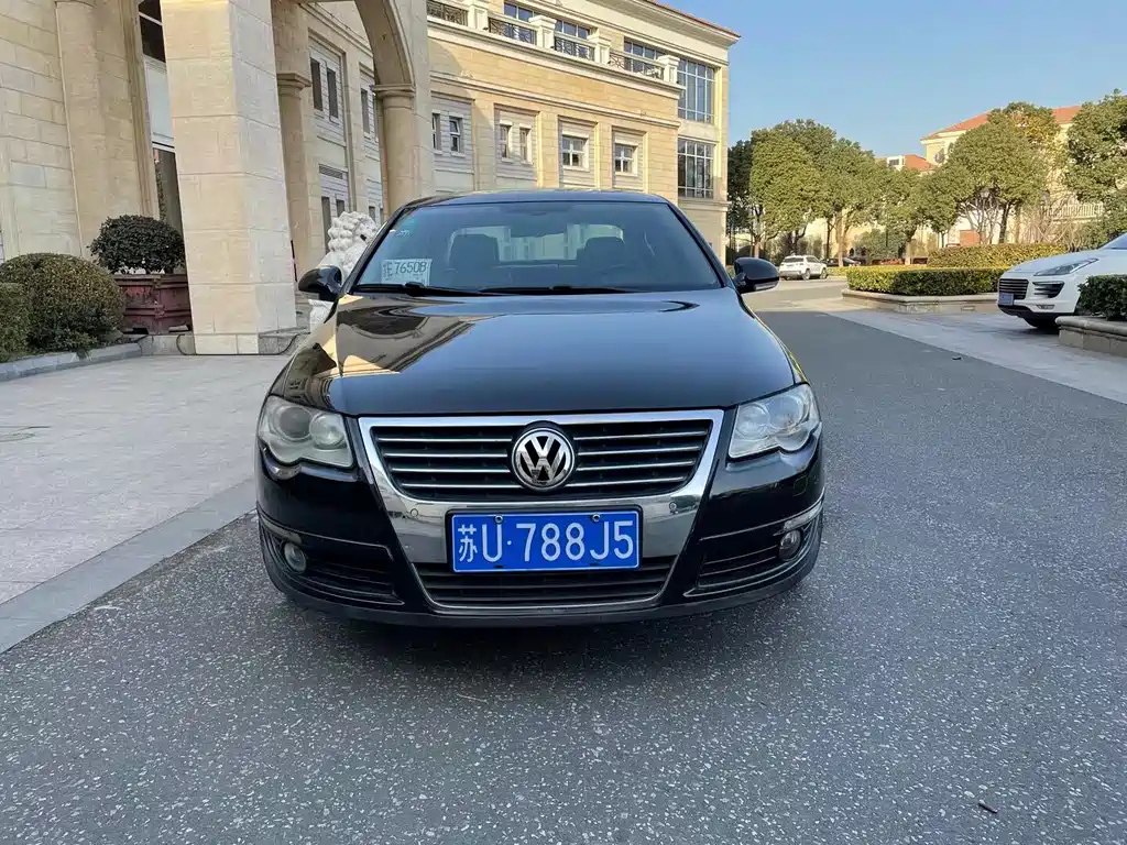VOLKSWAGEN MAGOTAN 2010