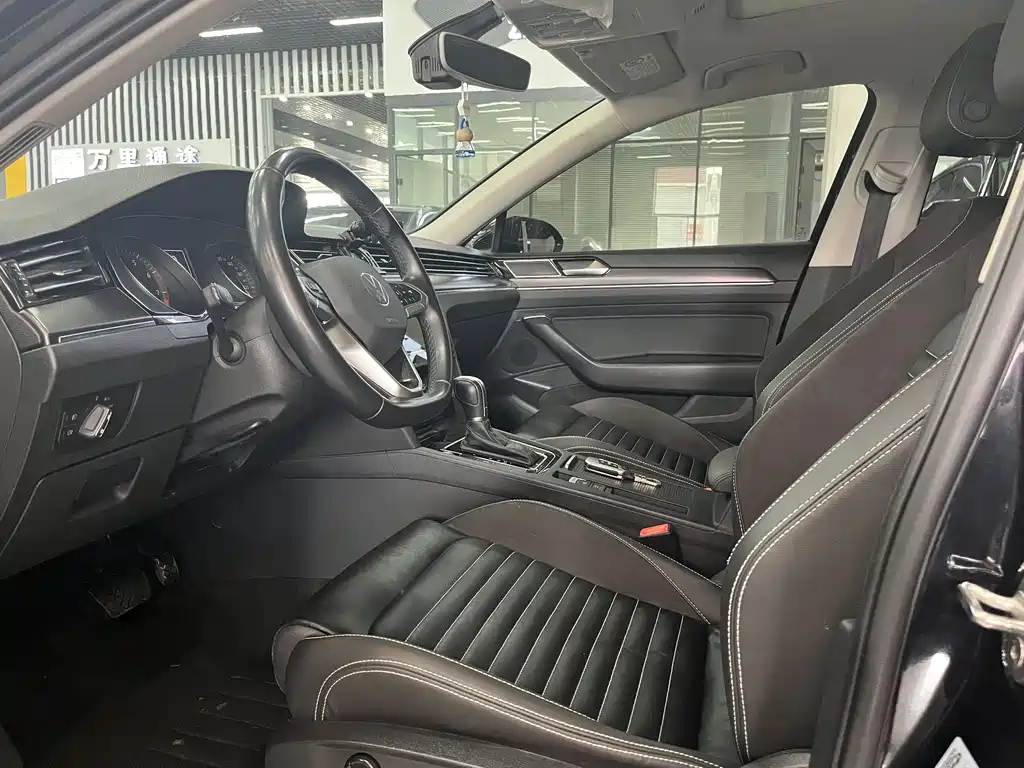 VOLKSWAGEN MAGOTAN 2022
