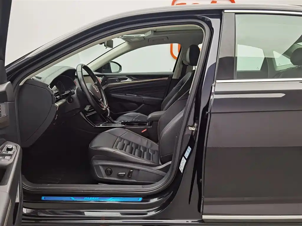VOLKSWAGEN PASSAT 2020