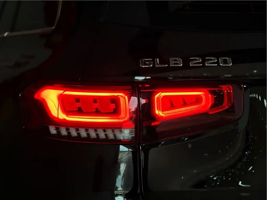 MERCEDES BENZ GLB 2022