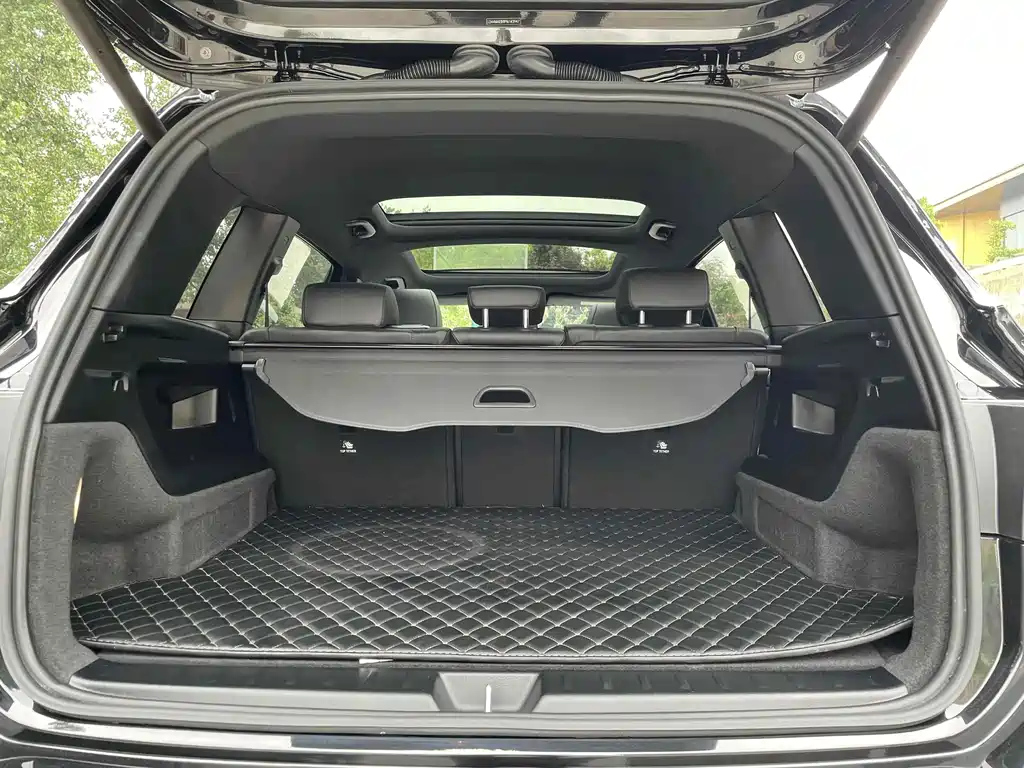 MERCEDES BENZ GLB 2023