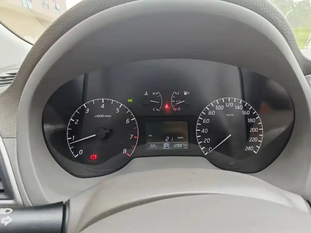 NISSAN SYLPHY 2013