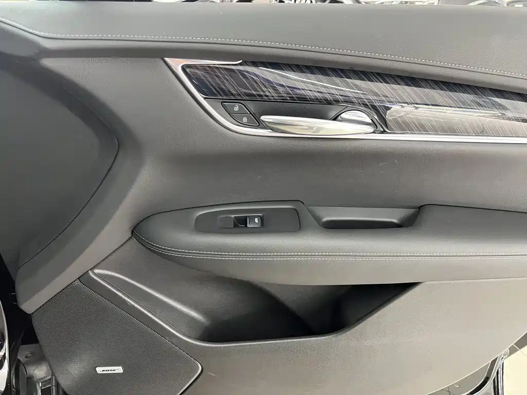 CADILLAC XT6 2023