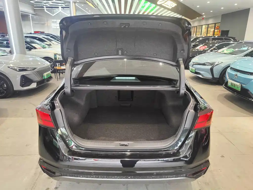 NISSAN TEANA 2022