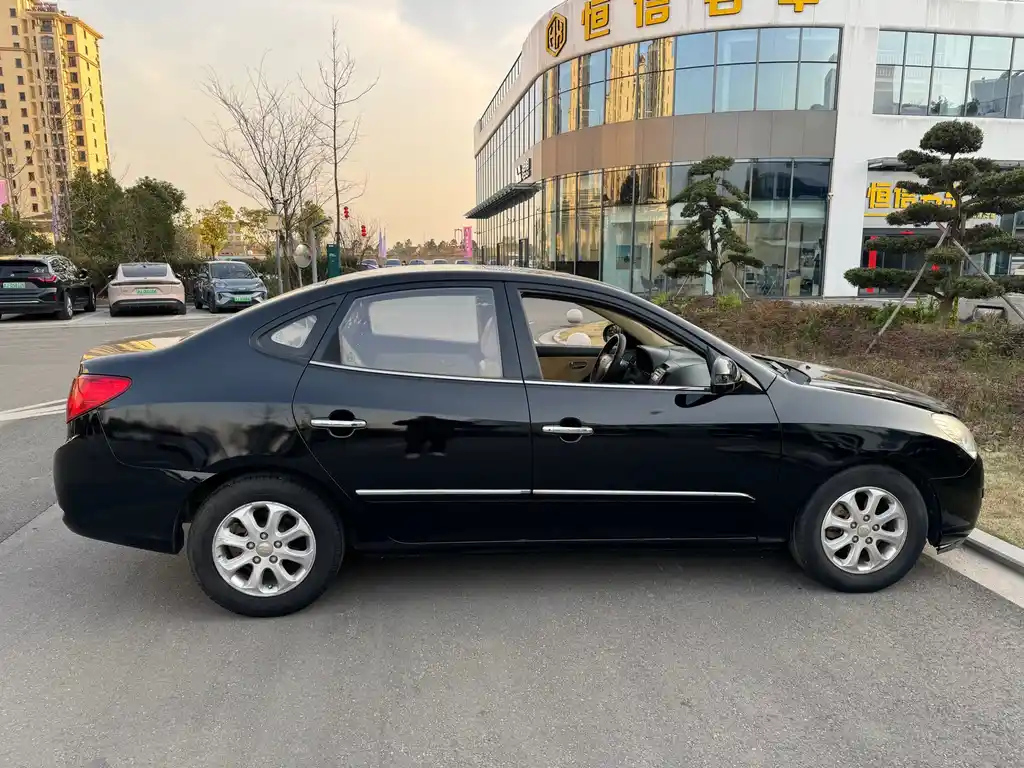 HYUNDAI CELESTA 2009