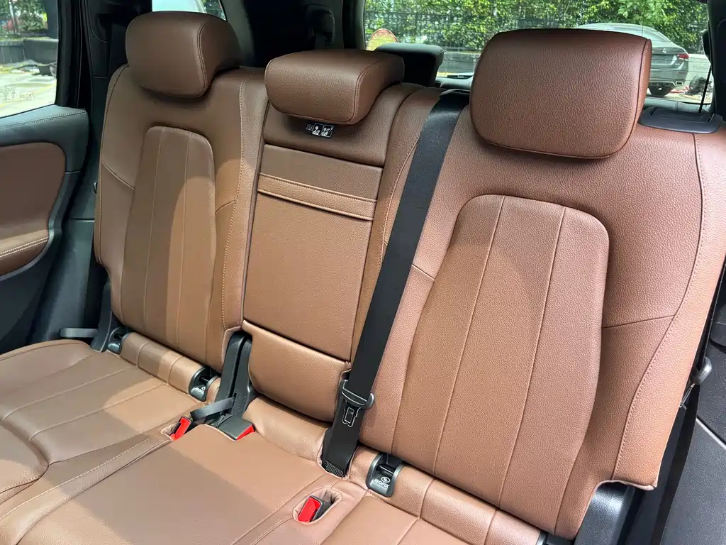 MERCEDES BENZ GLB 2023