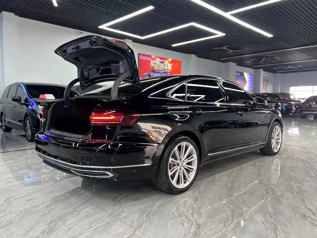 VOLKSWAGEN PASSAT 2022
