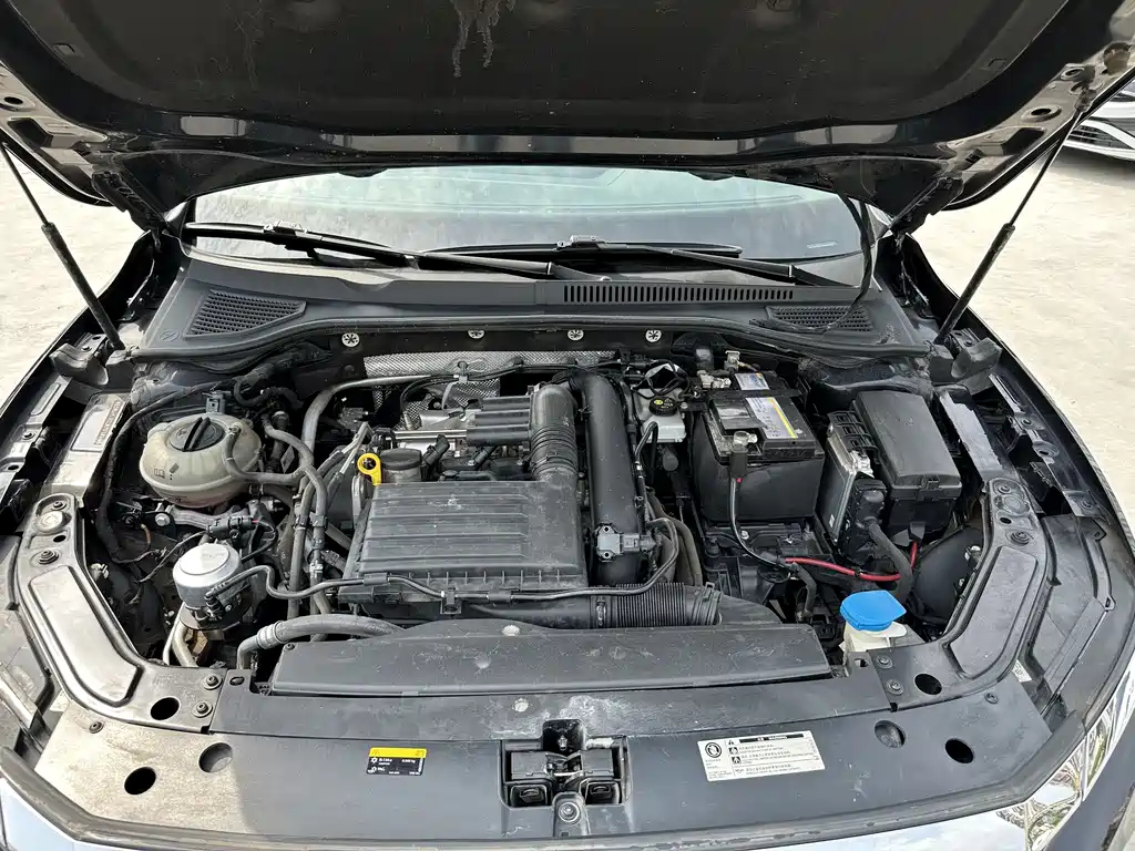 VOLKSWAGEN PASSAT 2021