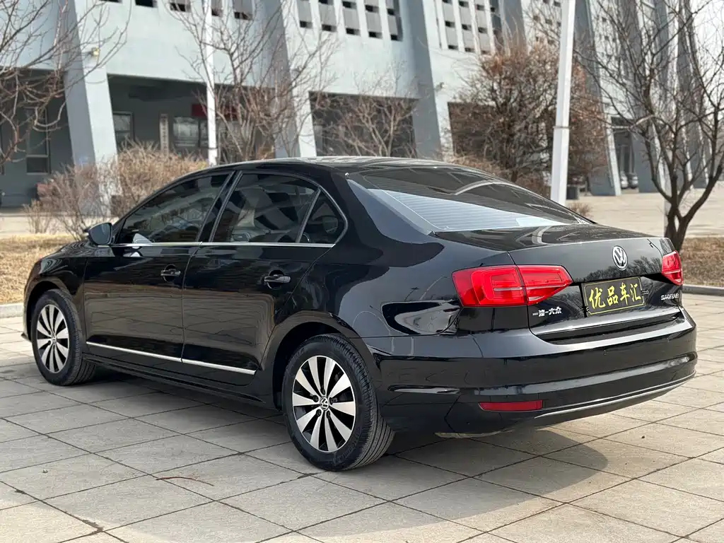 VOLKSWAGEN SAGITAR 2018