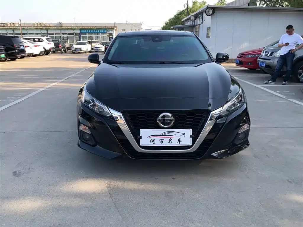 NISSAN TEANA 2020