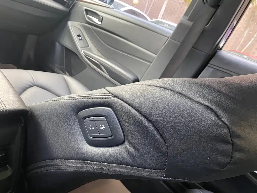 TOYOTA AVALON 2021