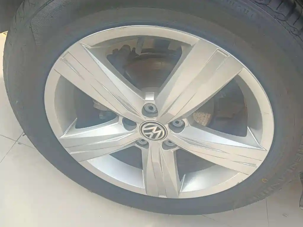 VOLKSWAGEN LAVIDA 2018