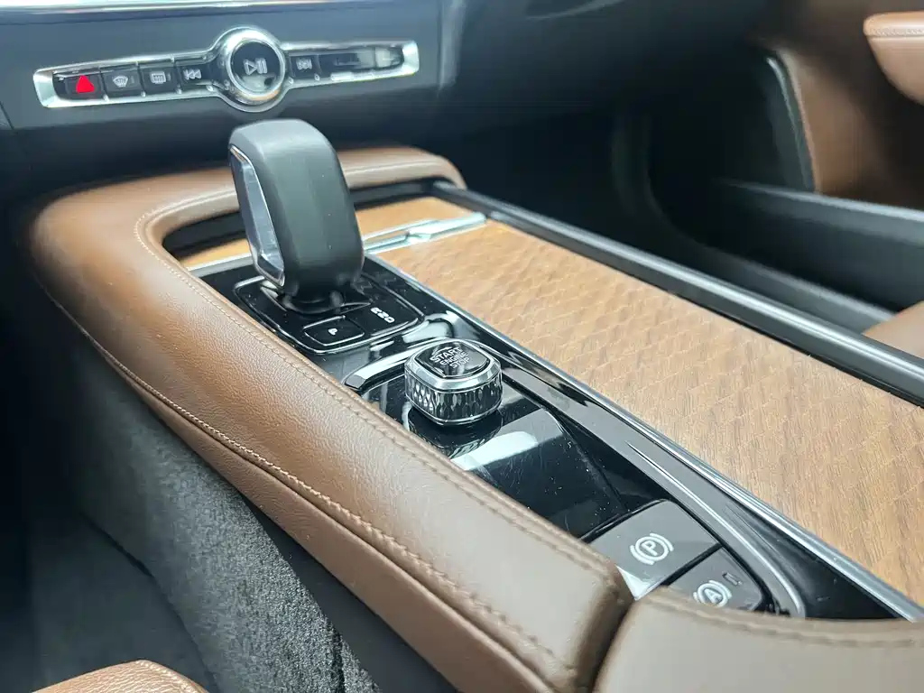 VOLVO S90 2022