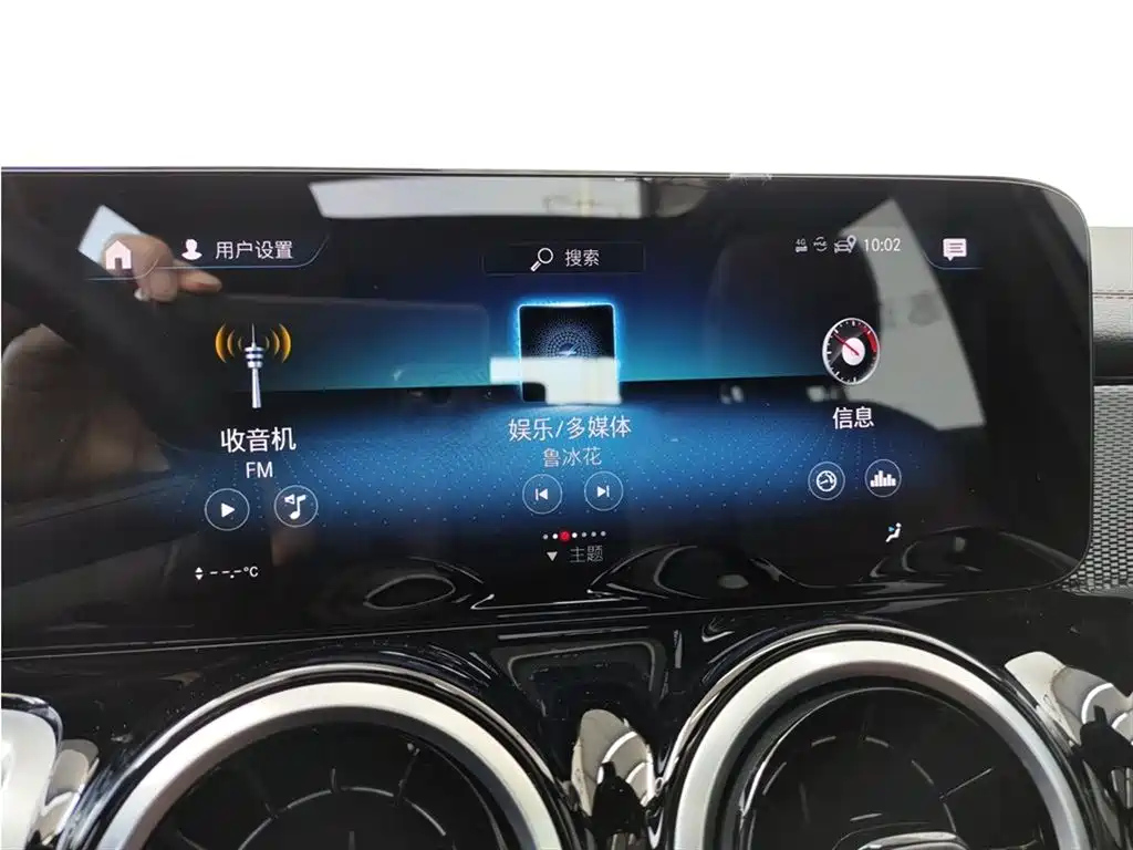 MERCEDES BENZ GLB 2021