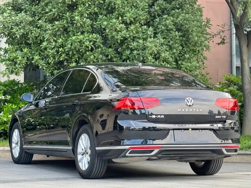 VOLKSWAGEN MAGOTAN 2022