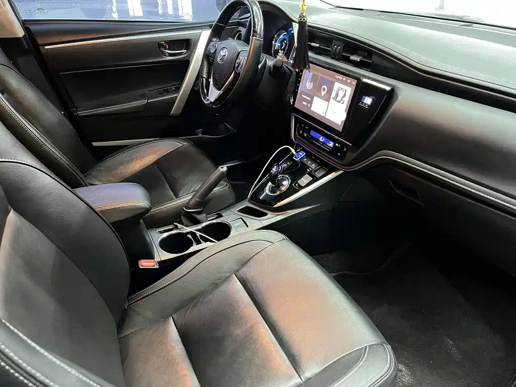 TOYOTA COROLLA 2018