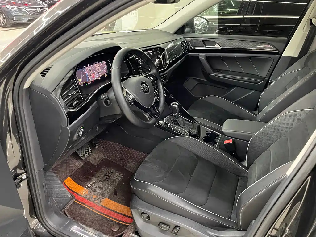VOLKSWAGEN TAYRON 2020