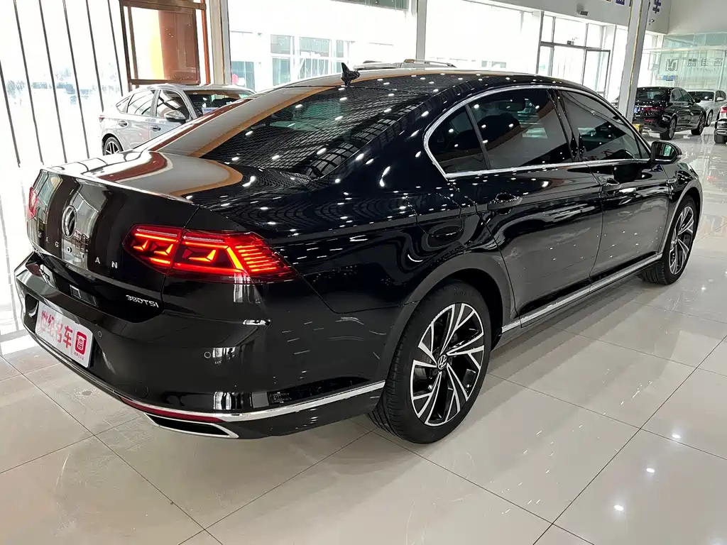 VOLKSWAGEN MAGOTAN 2022