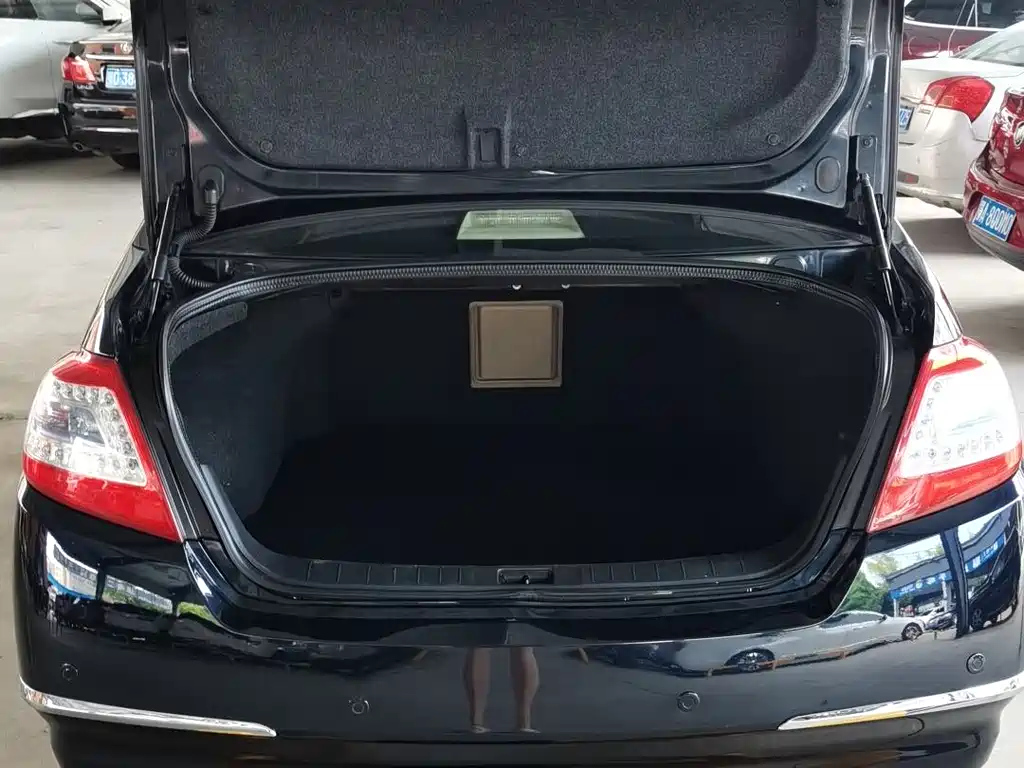 NISSAN TEANA 2012