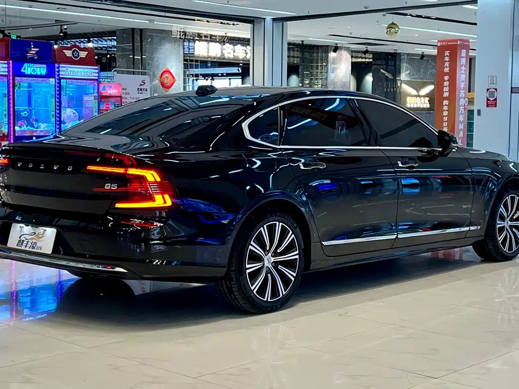 VOLVO S90 2022