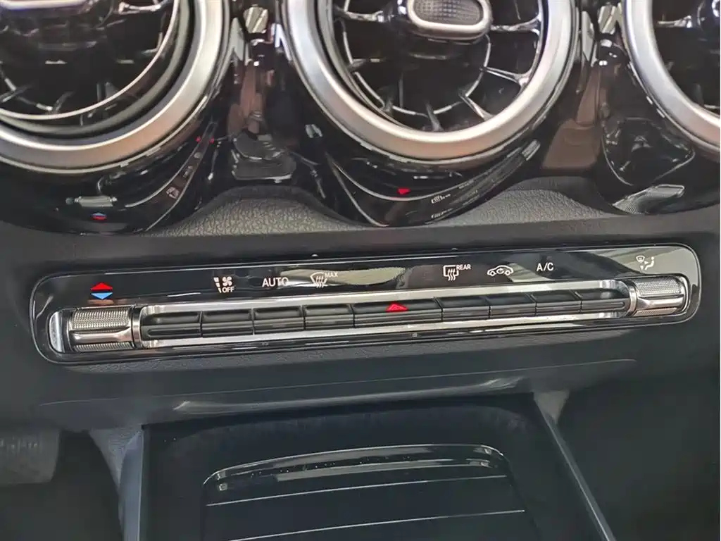 MERCEDES BENZ GLB 2021
