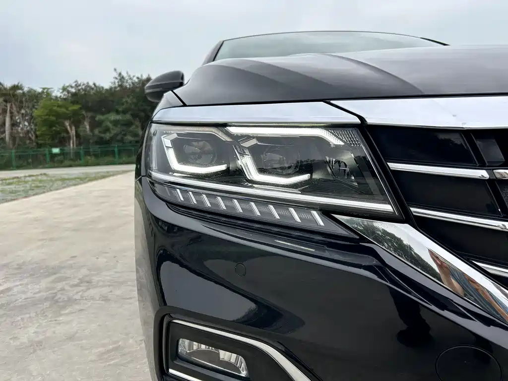 VOLKSWAGEN PASSAT 2020
