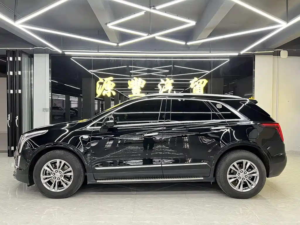 CADILLAC XT5 2021