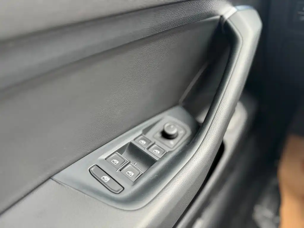VOLKSWAGEN MAGOTAN 2021