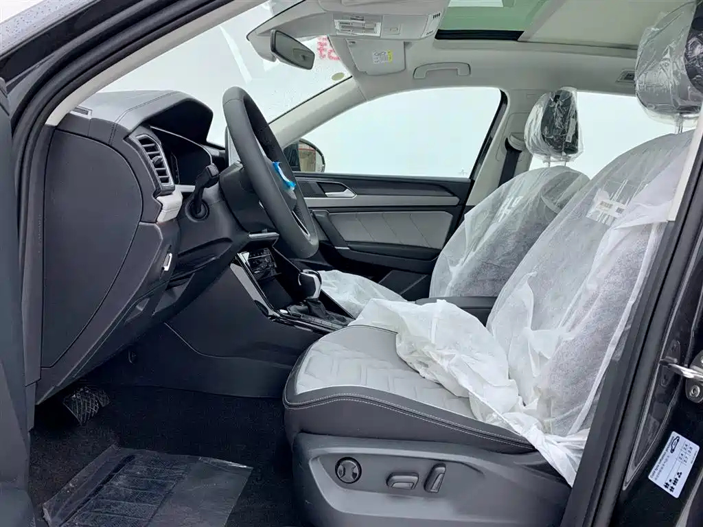 VOLKSWAGEN TAYRON 2024