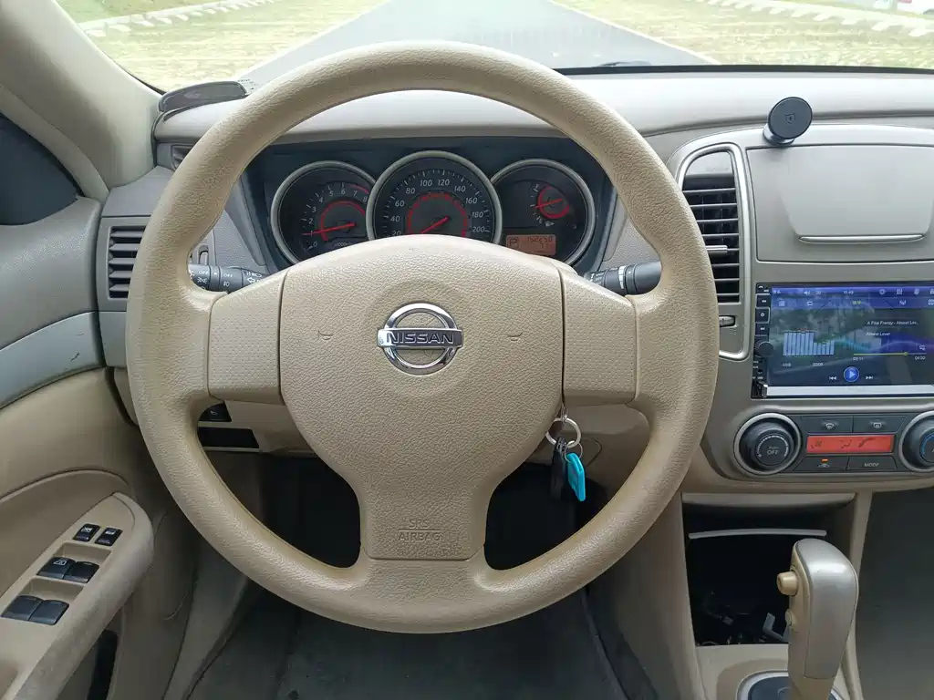 NISSAN SYLPHY 2015