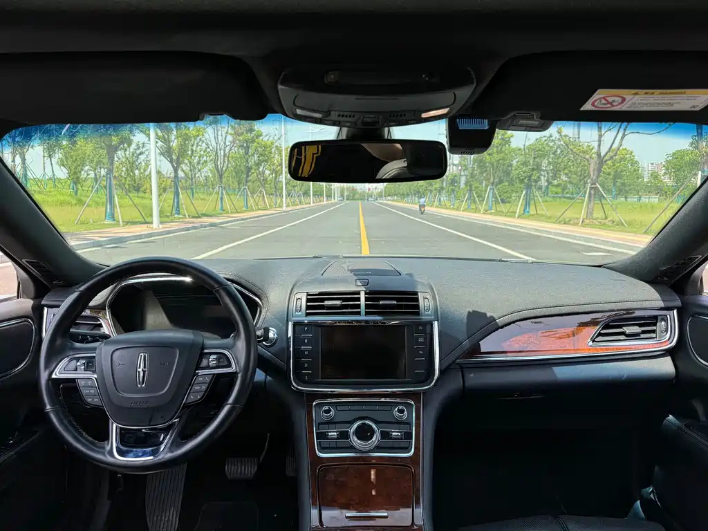 LINCOLN CONTINENTAL 2020
