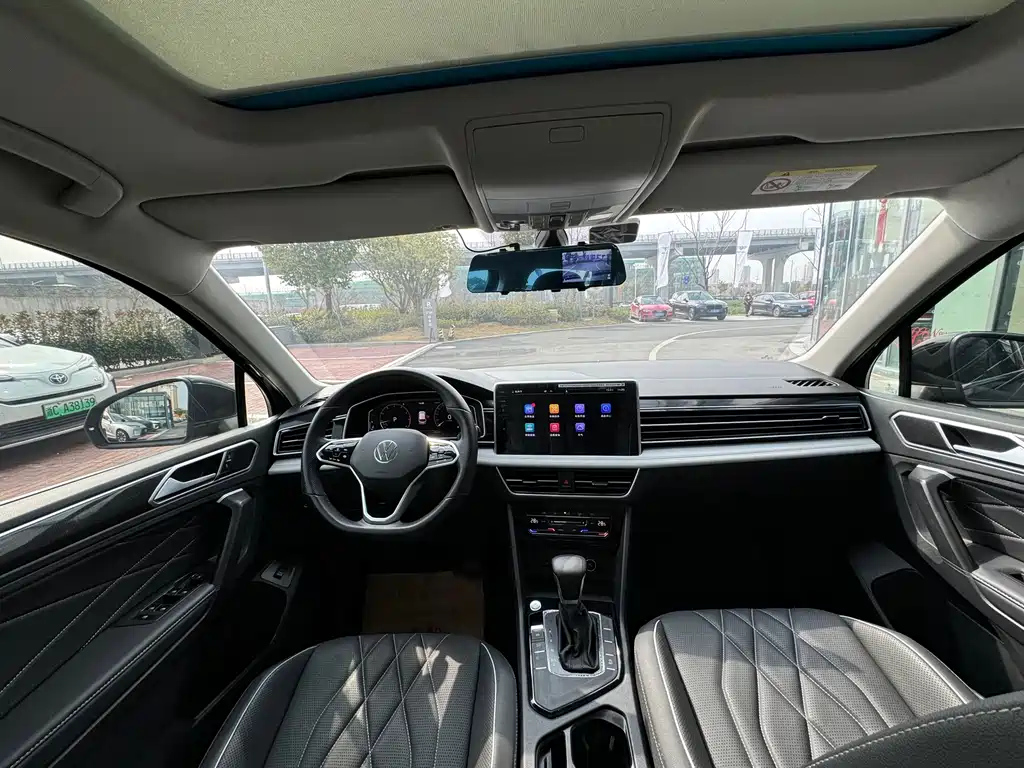 VOLKSWAGEN TIGUAN L 2022