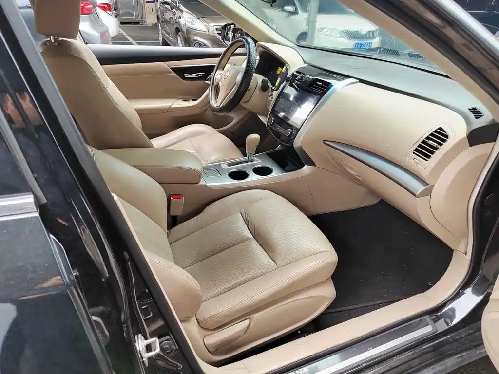 NISSAN TEANA 2018