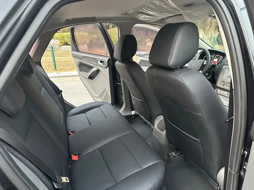 FORD FOCUS 2011