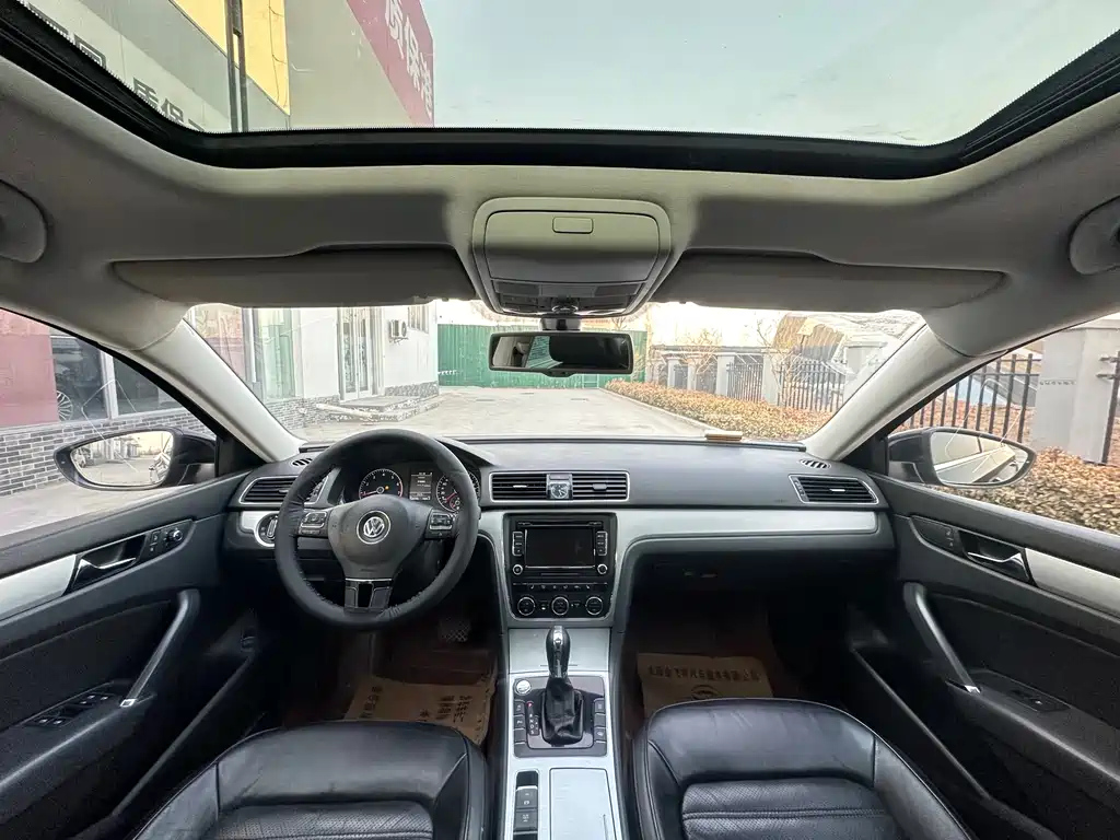 VOLKSWAGEN PASSAT 2014