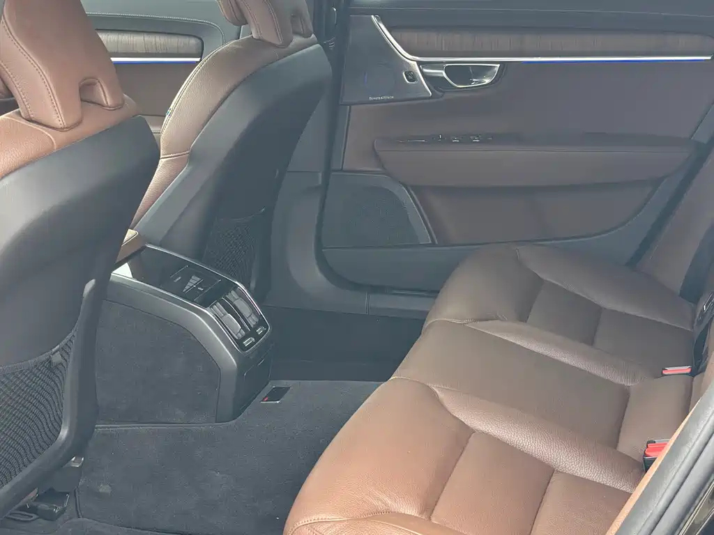VOLVO S90 2021