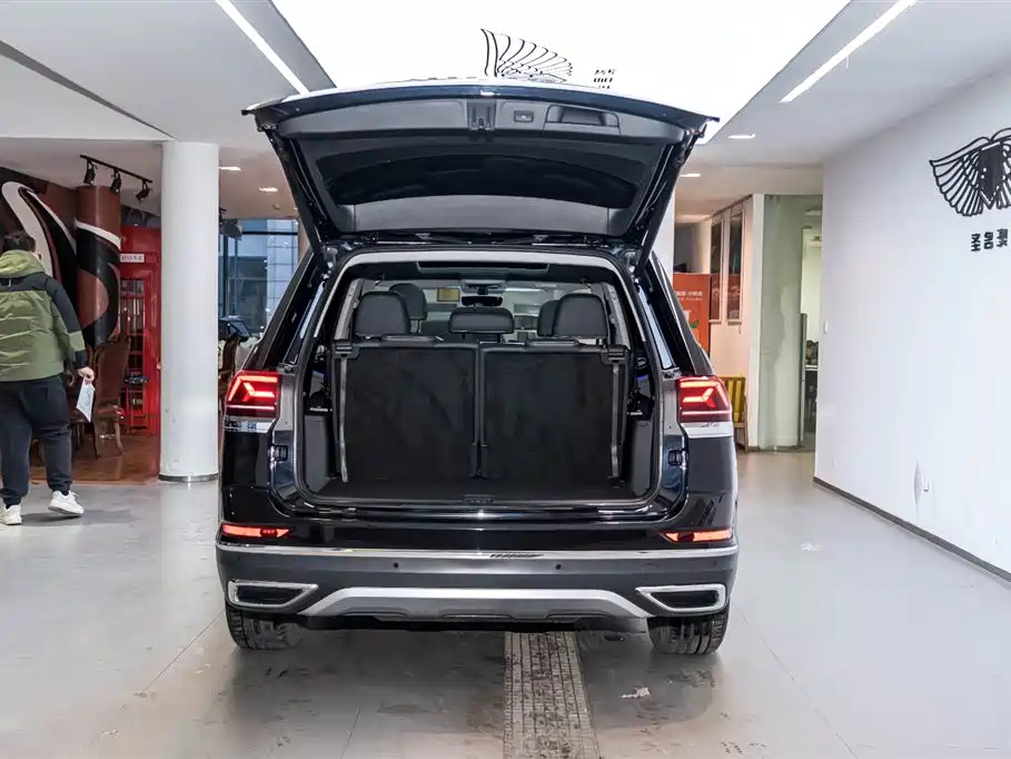 VOLKSWAGEN TOURAN 2021
