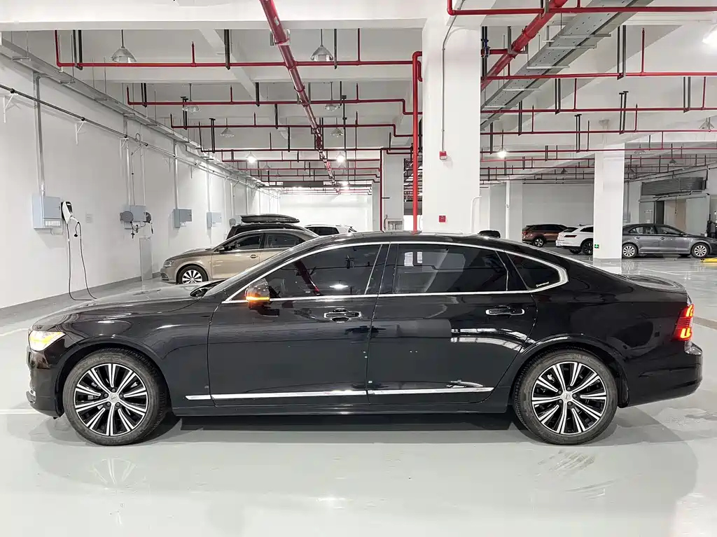 VOLVO S90 2021