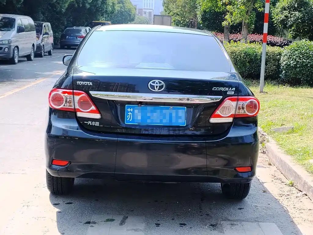 TOYOTA COROLLA 2013