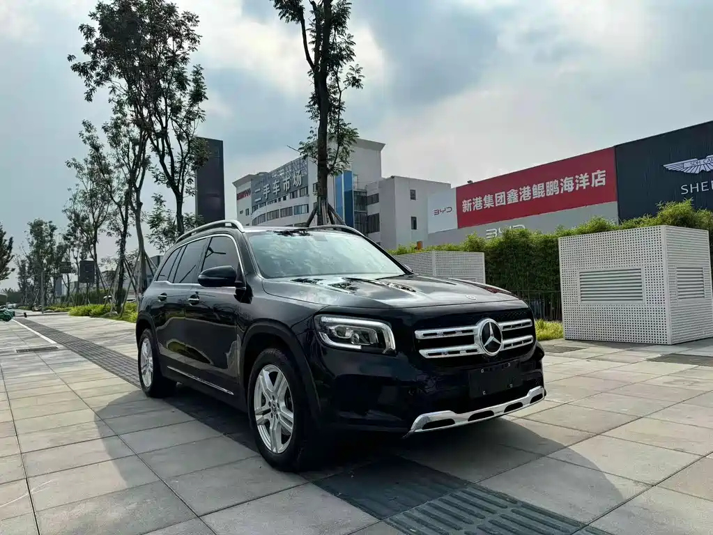 MERCEDES BENZ GLB 2023