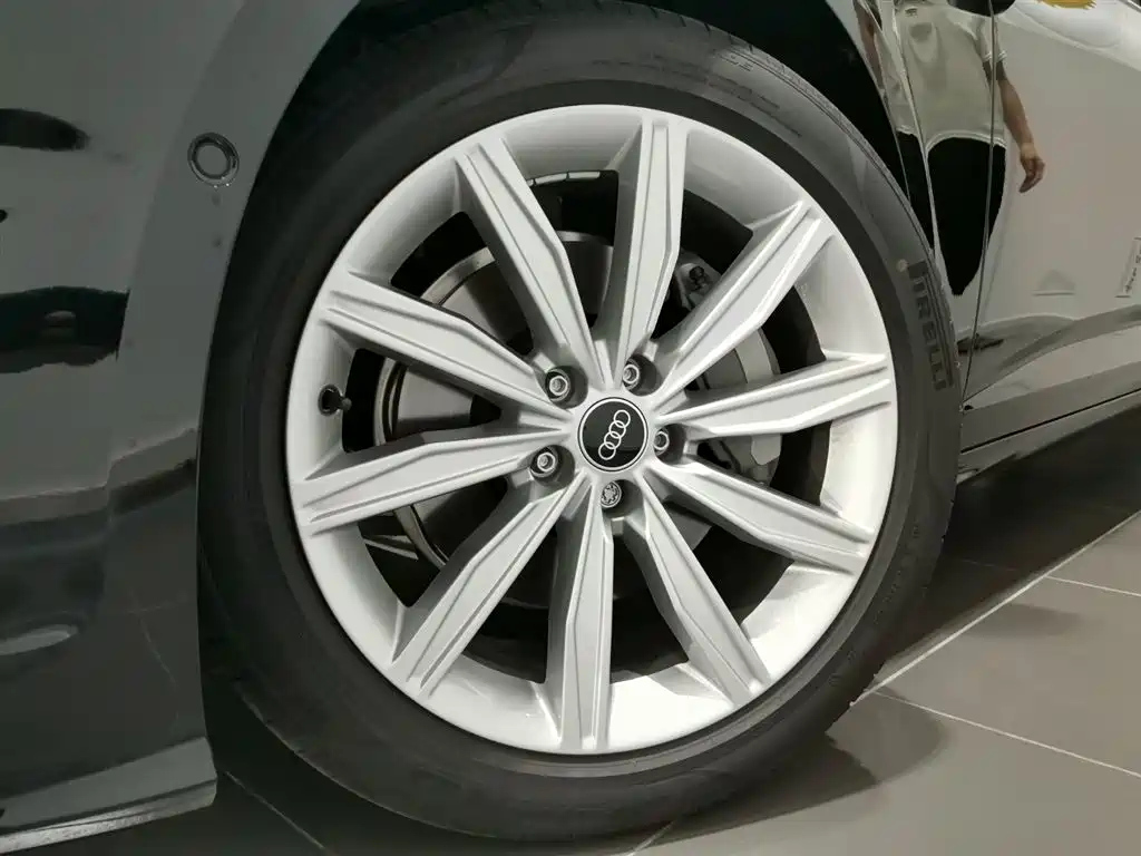 AUDI A6L 2023