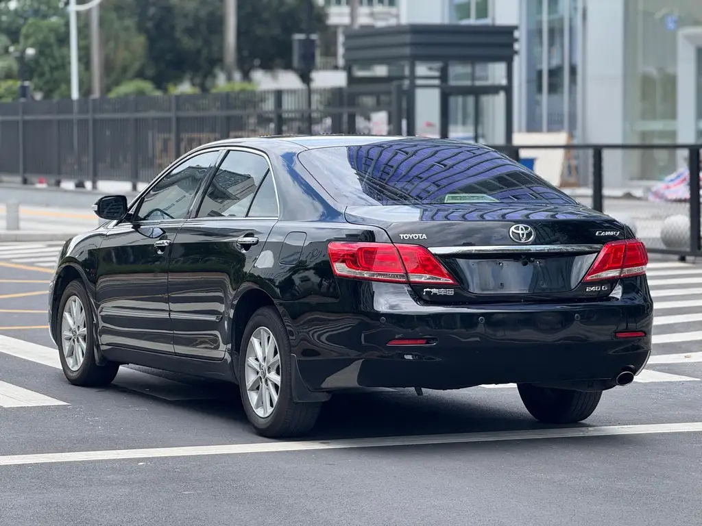TOYOTA CAMRY 2011