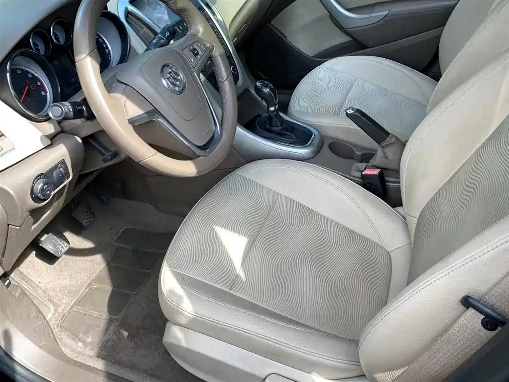 BUICK EXCELLE 2011
