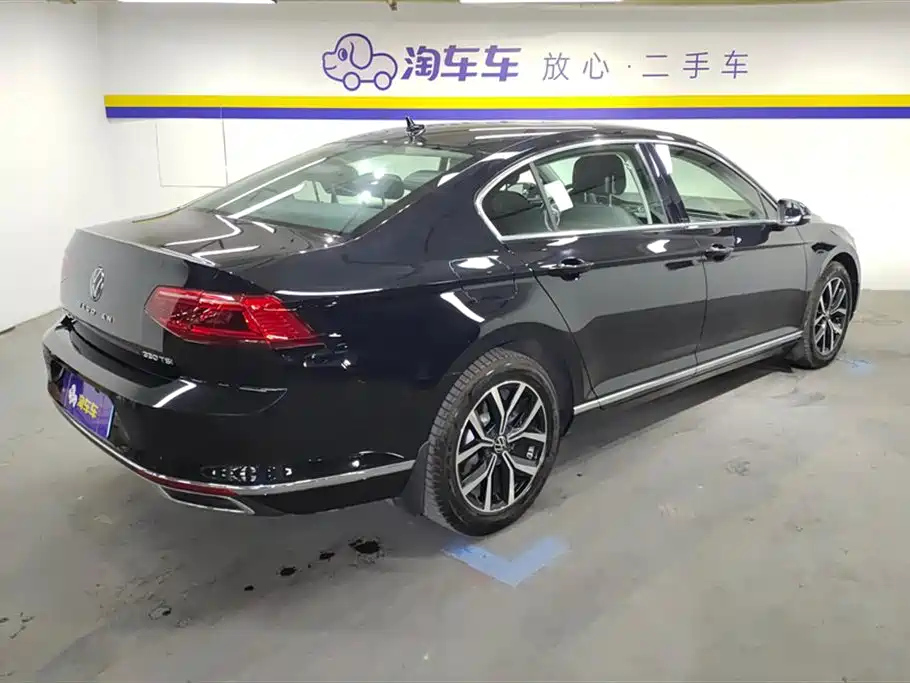 VOLKSWAGEN MAGOTAN 2020