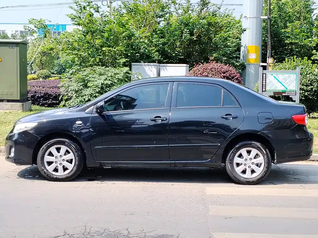 TOYOTA COROLLA 2013