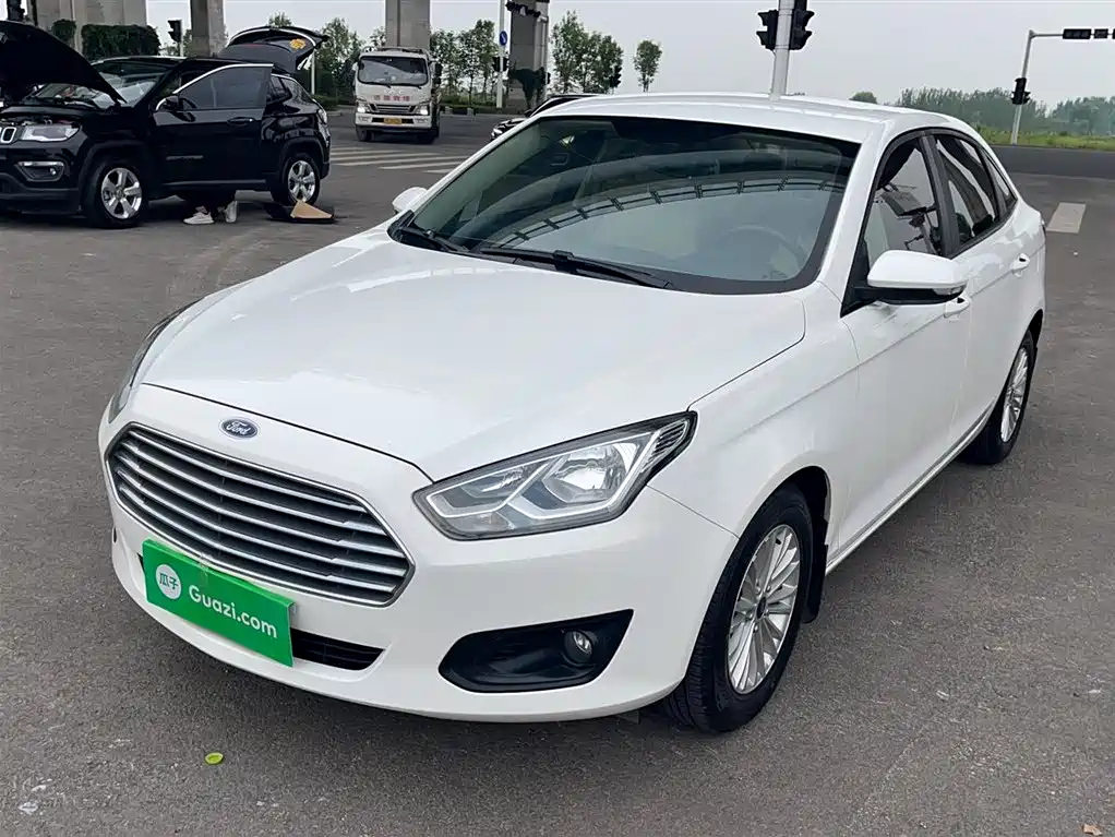 FORD ESCORT 2015